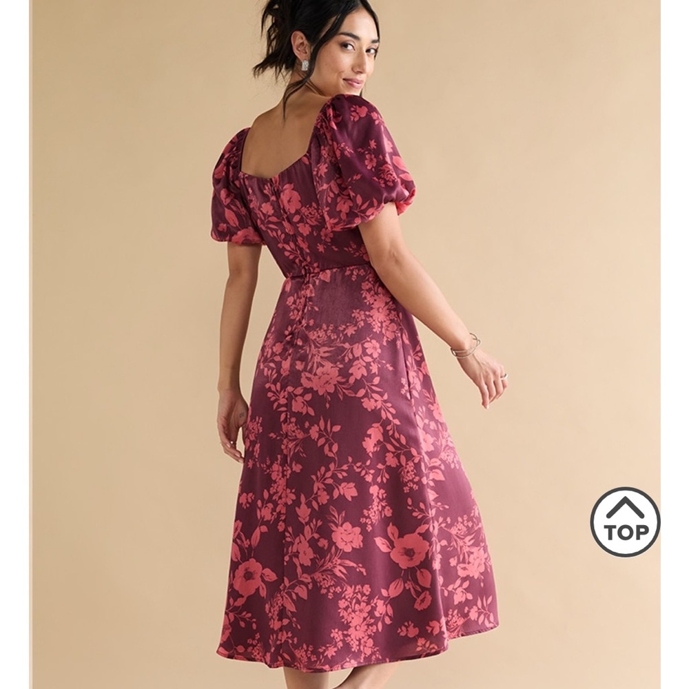 Francesca’s Nettie Puff Sleeve Floral Satin Midi Dress